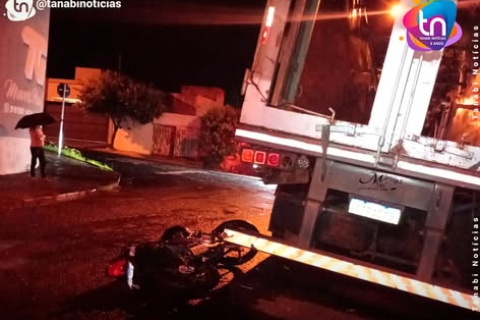 Colisão violenta com caminhão deixa jovem em estado gravíssimo em Mirassol