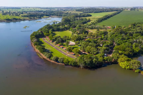 Professora de 39 anos morre após afogamento em prainha de Riolândia