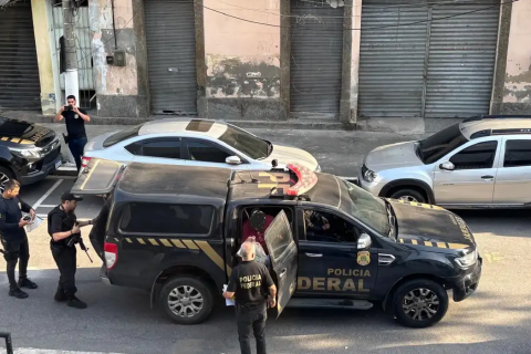 PF prende 14 pessoas de quadrilha que criou 330 empresas de fachada