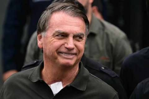 Carlos Bolsonaro atualiza estado de saúde do pai: "Crise passou"
