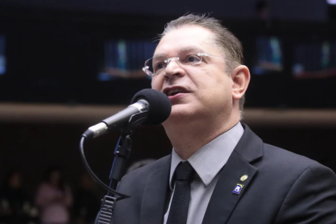 “Moraes é um ditador psicopata que manda nos Três Poderes
